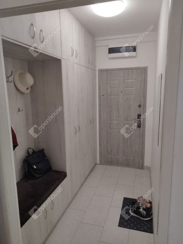 Eladó panellakás, Szegeden 59.5 M Ft, 3 szobás