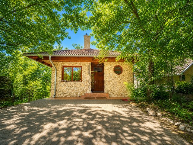 Eladó családi ház, Őrbottyánban 129.99 M Ft, 5 szobás