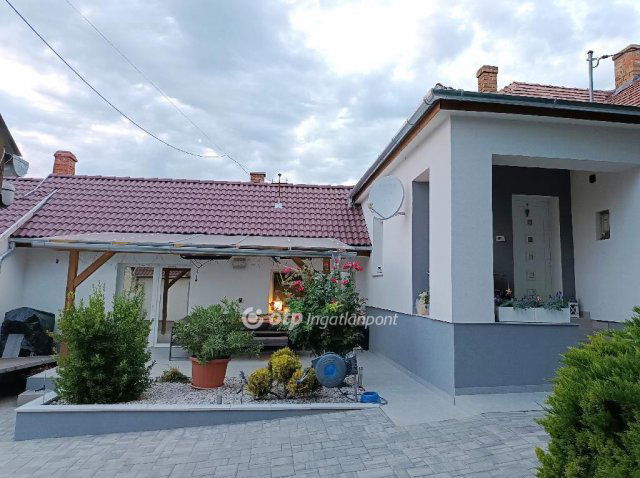 Eladó családi ház, Siófokon 119 M Ft, 3 szobás