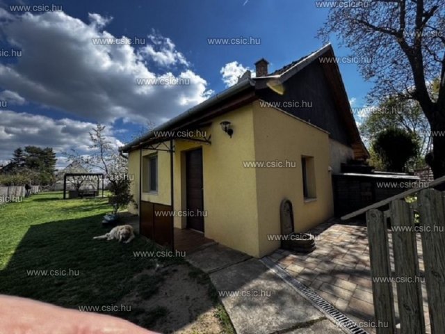 Eladó családi ház, Nagytarcsán 149.9 M Ft, 4 szobás