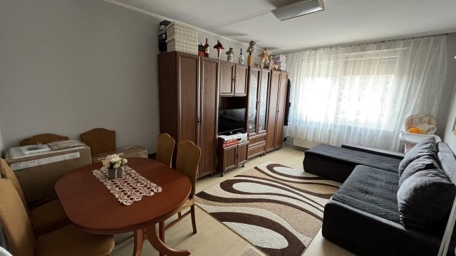 Eladó panellakás, Nyíregyházán 47.5 M Ft, 2+2 szobás