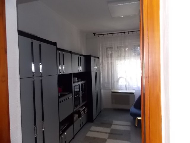 Eladó családi ház, Szolnokon 44.9 M Ft, 2 szobás