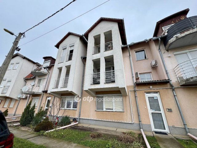 Eladó téglalakás, Hajdúszoboszlón 46.9 M Ft, 2 szobás