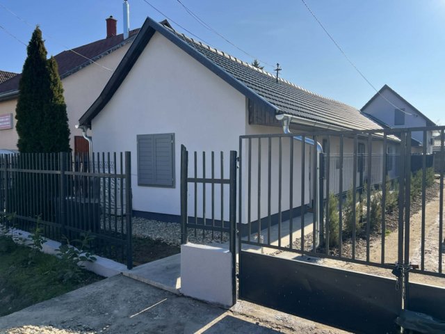 Eladó ikerház, Fóton 69.99 M Ft, 3 szobás / költözzbe.hu