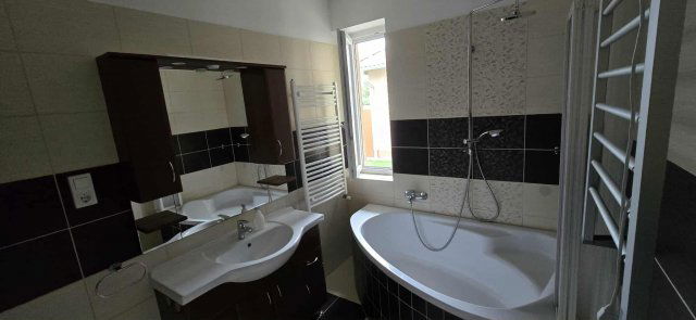 Kiadó családi ház, albérlet, Debrecenben 500 E Ft / hó