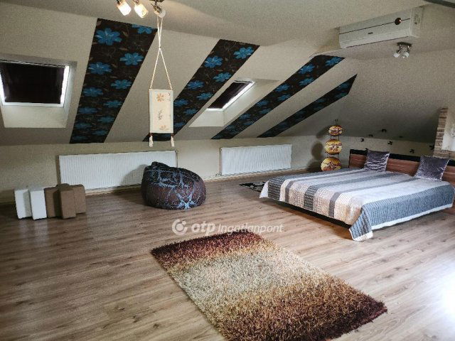 Eladó családi ház, Szarvason 159.9 M Ft, 4 szobás