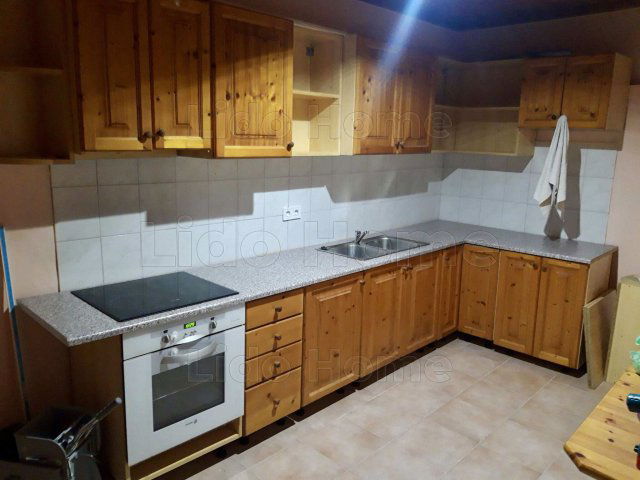 Eladó családi ház, Balatonszabadiban 105 M Ft, 12 szobás