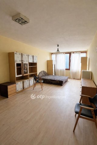 Eladó téglalakás, Egerben 32.5 M Ft, 2 szobás