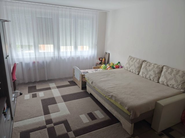Eladó téglalakás, Baján 34.5 M Ft, 2 szobás