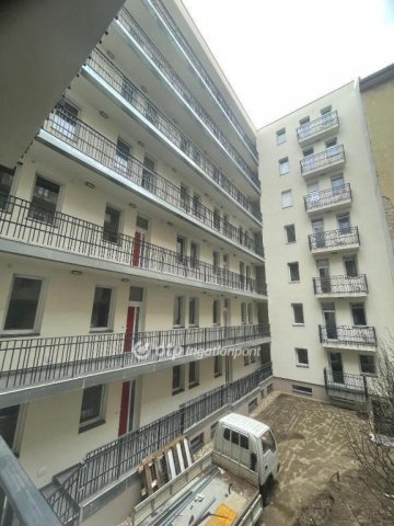Eladó téglalakás, Budapesten, VII. kerületben 61.22 M Ft