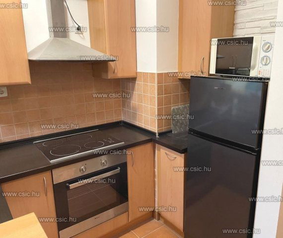 Eladó téglalakás, III. kerületben, Pünkösdfürdő utcában