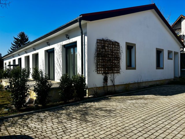 Eladó téglalakás, Balatonfüreden 85.9 M Ft, 2 szobás