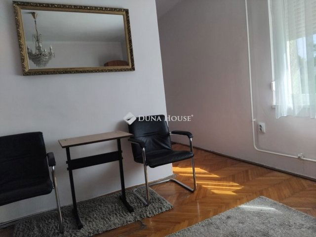 Kiadó téglalakás, albérlet, Pécsett 160 E Ft / hó, 2 szobás