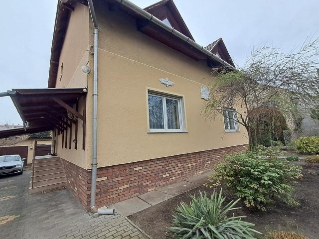 Eladó családi ház, Budapesten, XV. kerületben 143 M Ft, 6 szobás