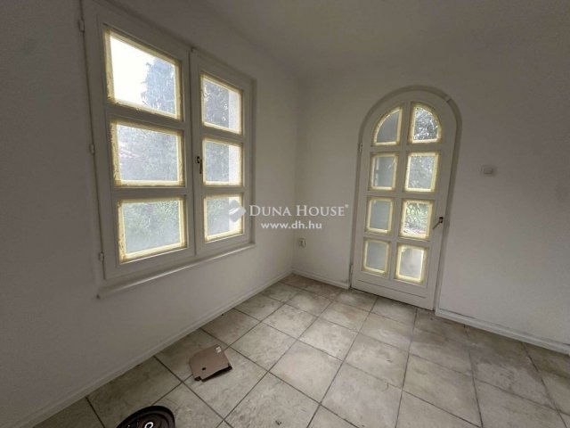 Eladó családi ház, Budapesten, III. kerületben 299.9 M Ft