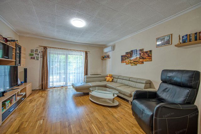 Eladó családi ház, Tápiószecsőn 57.99 M Ft, 3 szobás