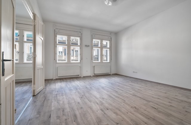 Eladó téglalakás, Budapesten, V. kerületben 180 M Ft, 2 szobás
