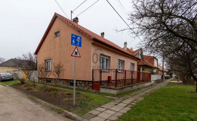 Eladó családi ház, Székesfehérvárott, Tompa Mihály utcában