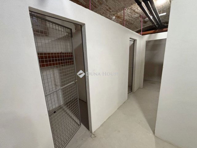 Eladó ipari ingatlan, Sopronban 2.34 M Ft / költözzbe.hu