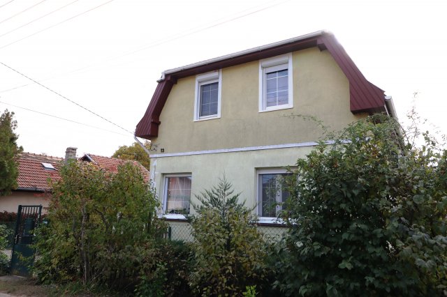 Eladó családi ház, Pécelen 119.9 M Ft, 4 szobás
