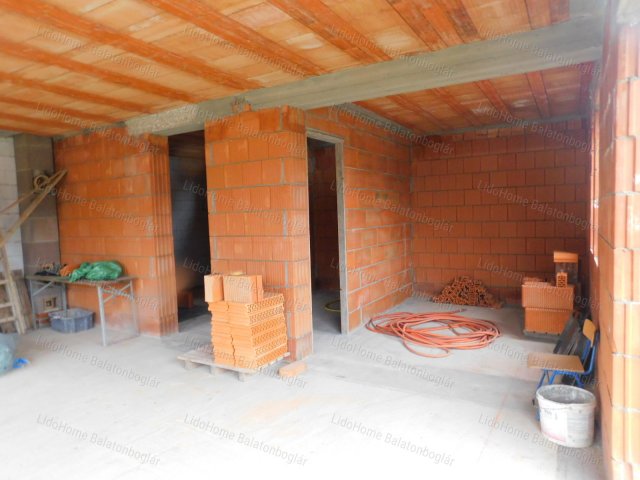 Eladó családi ház, Látrányon 65 M Ft, 4 szobás