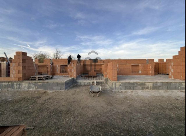 Eladó ikerház, Nyíregyházán 68.9 M Ft, 4 szobás