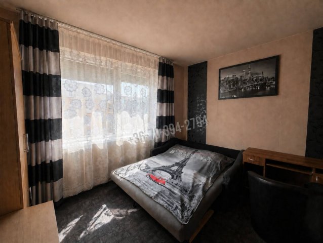 Eladó panellakás, Oroszlányban, Táncsics udvarban 33.5 M Ft