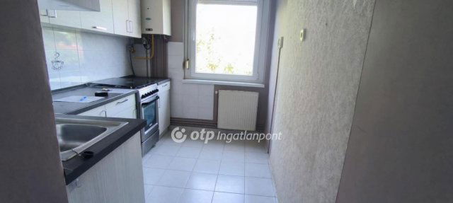 Kiadó panellakás, albérlet, Békéscsabán 130 E Ft / hó