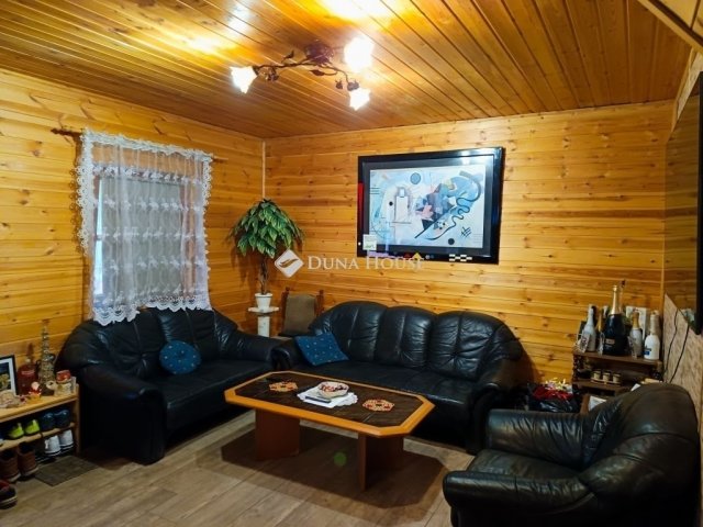 Eladó családi ház, Tápiószentmártonon 44.9 M Ft, 4 szobás