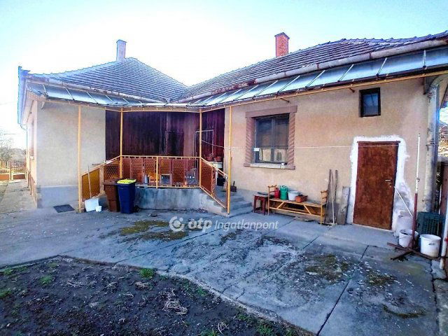 Eladó családi ház, Csányon 18.5 M Ft, 4 szobás