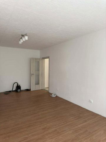 Kiadó panellakás, albérlet, Vácon 200 E Ft / hó, 2 szobás