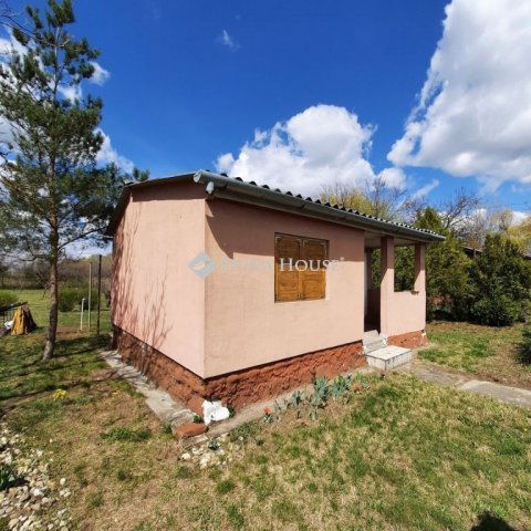 Eladó családi ház, Tápiószentmártonon 11 M Ft