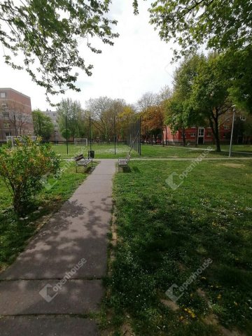 Eladó panellakás, Győrött 39.9 M Ft, 1 szobás