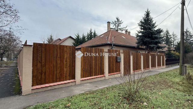 Eladó ikerház, Budapesten, XVIII. kerületben 104 M Ft, 3 szobás