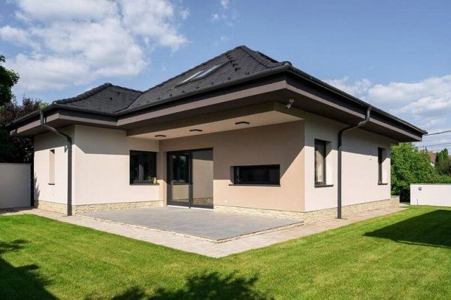 Eladó családi ház, Szentendrén 299 M Ft, 4 szobás