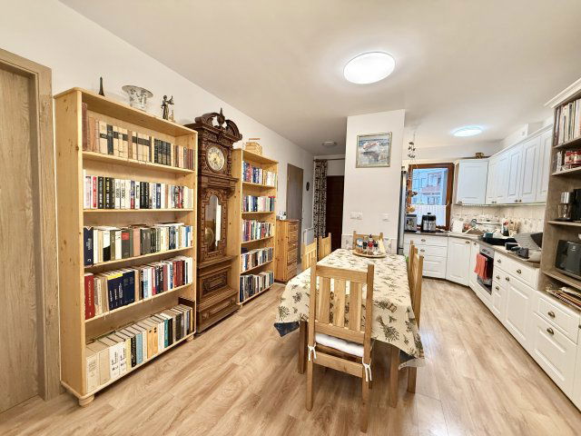 Eladó téglalakás, Balatonalmádiban 112 M Ft, 2 szobás