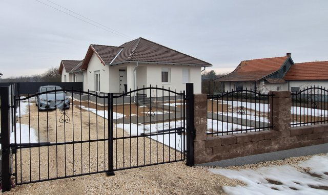 Eladó ikerház, Vasadon 71.9 M Ft, 3 szobás / költözzbe.hu