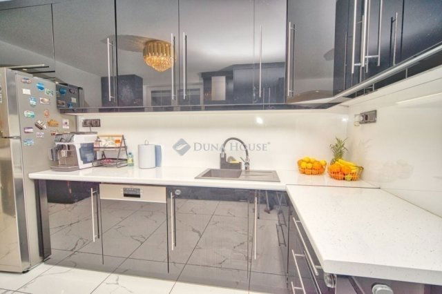 Eladó családi ház, Gyálon 299 M Ft, 7 szobás