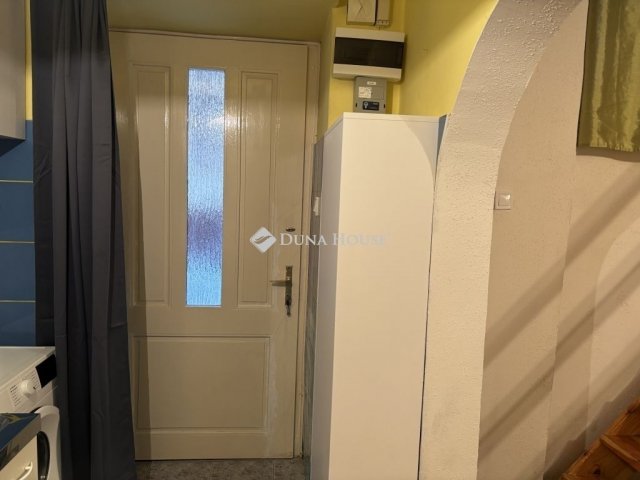 Kiadó téglalakás, albérlet, Budapesten, VI. kerületben