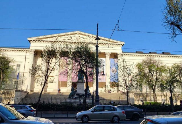 Eladó téglalakás, Budapesten, V. kerületben 84.5 M Ft, 3 szobás