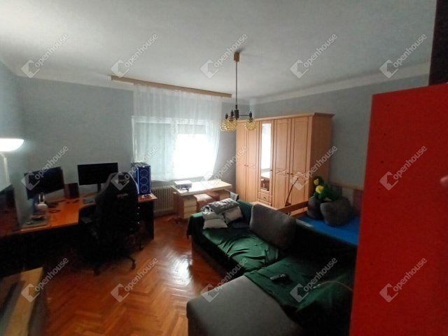 Eladó családi ház, Ácson 51.9 M Ft, 4 szobás