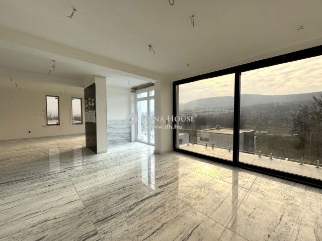 Eladó téglalakás, Budapesten, III. kerületben 145 M Ft, 2 szobás