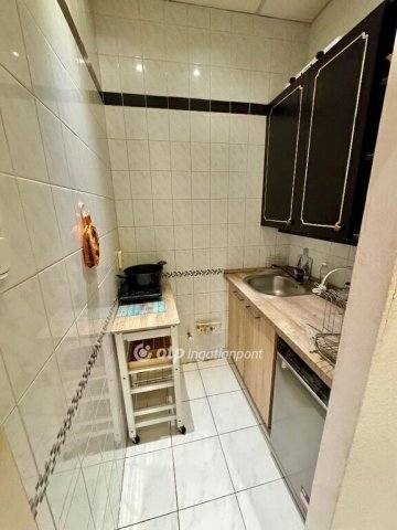 Eladó téglalakás, Budapesten, V. kerületben 94.9 M Ft