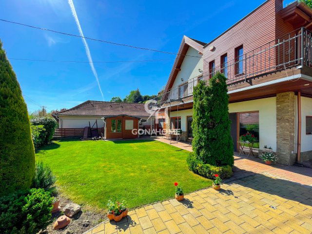 Eladó családi ház, Balatonalmádiban 264.9 M Ft, 6 szobás