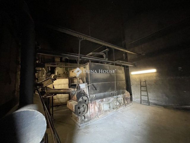 Eladó családi ház, Szabadszálláson 140 M Ft, 5 szobás