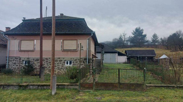 Eladó családi ház, Zabaron 20 M Ft, 2 szobás