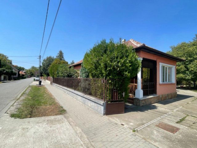 Eladó családi ház, Vecsésen 109.98 M Ft, 6 szobás