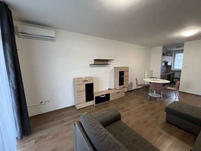 Kiadó téglalakás, albérlet, Nyíregyházán 220 E Ft / hó