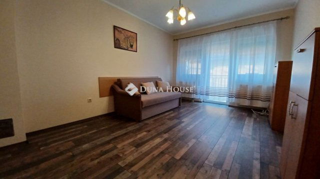 Eladó téglalakás, Balatonfüreden 89.9 M Ft, 3 szobás