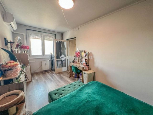 Eladó panellakás, Budapesten, XXI. kerületben 59.9 M Ft, 2 szobás